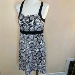 Soybu sports dress with built-in bra, size M in print black and white